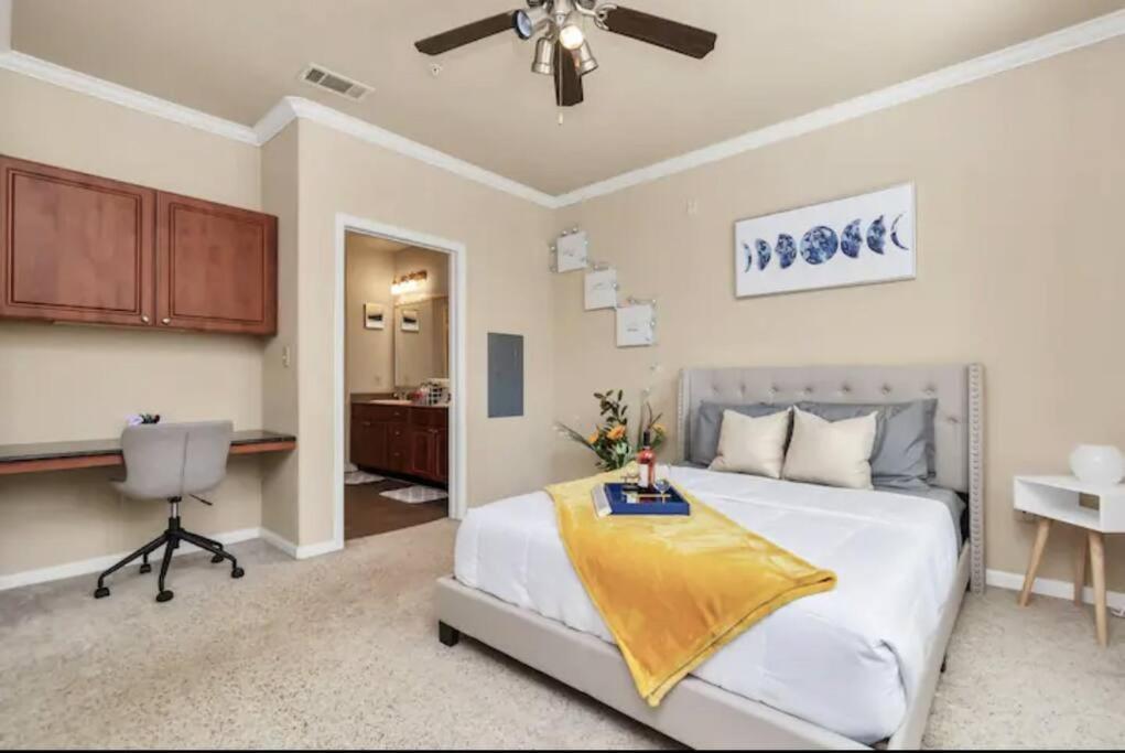 Modern Condo Near Texas Medical Center W Free Parking Houston Exterior photo