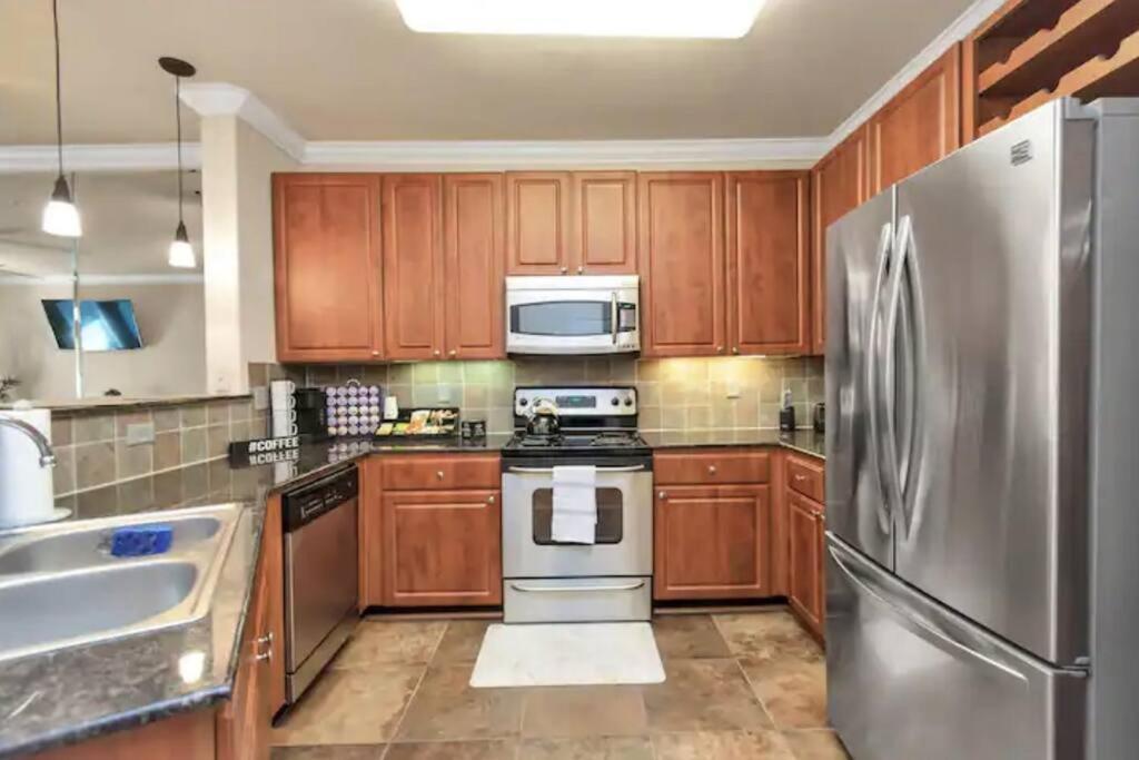 Modern Condo Near Texas Medical Center W Free Parking Houston Exterior photo